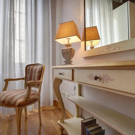 Montanelli Apartment