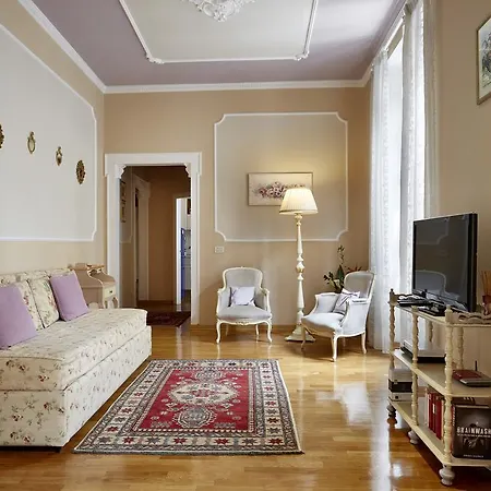 Apartment Montanelli Florence